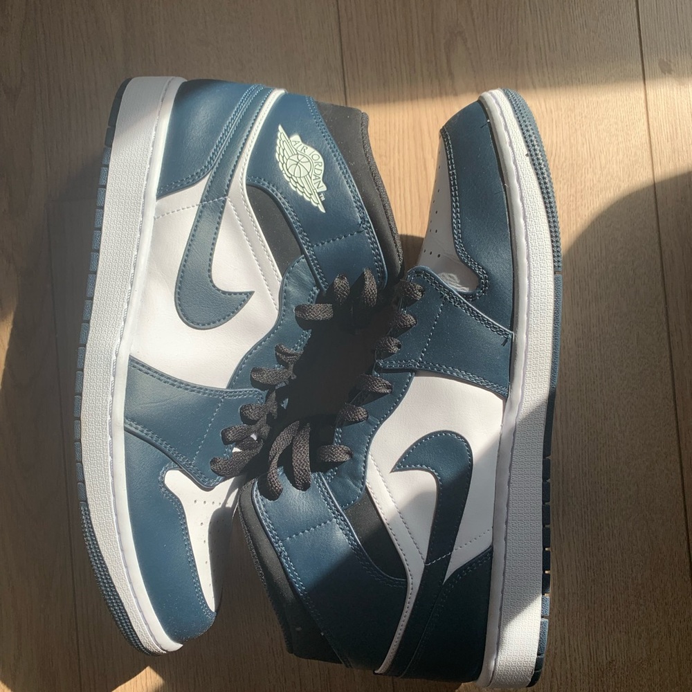 SOLD - Jordan 1 Mid Armory Navy - Size 13